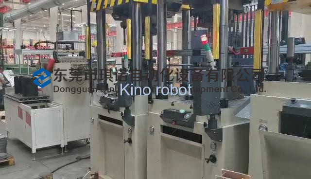冲床机械手